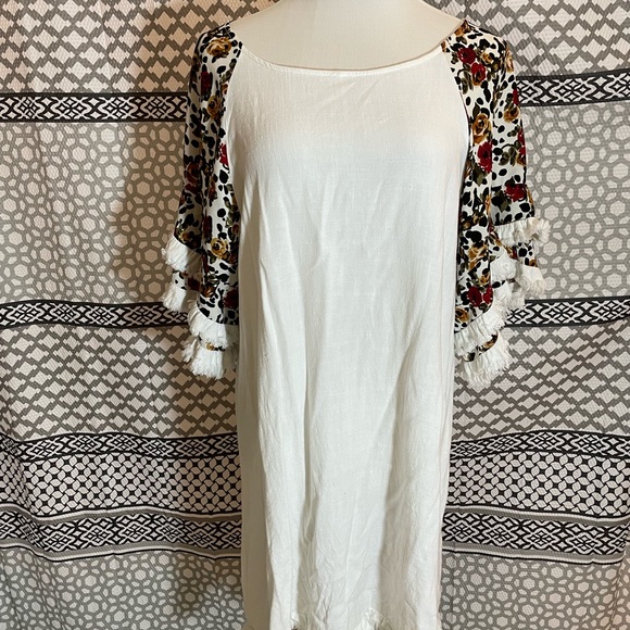 Umgee Print Flare Sleeve Linen Top With Raw Detail - Picture 1 of 8